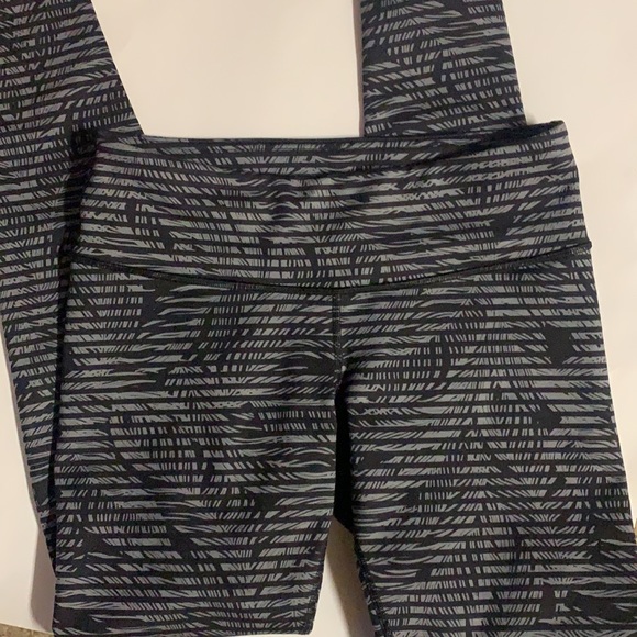 Lululemon Wunder Under Stripe Play 30” - Picture 5 of 7